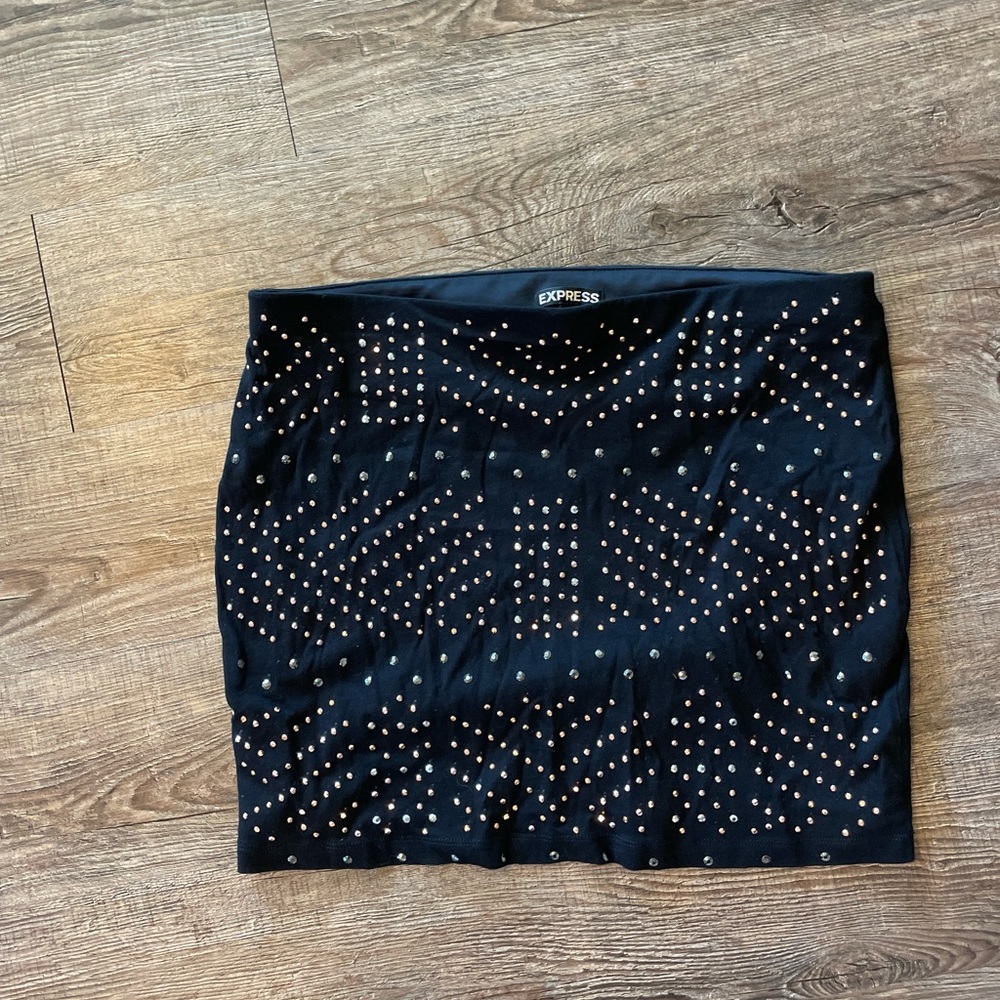 Express skirt size M